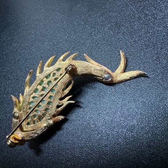 Swimming Carp Blue Lucite Vintage Figural Brooch unsigned - Picture 7 of 7